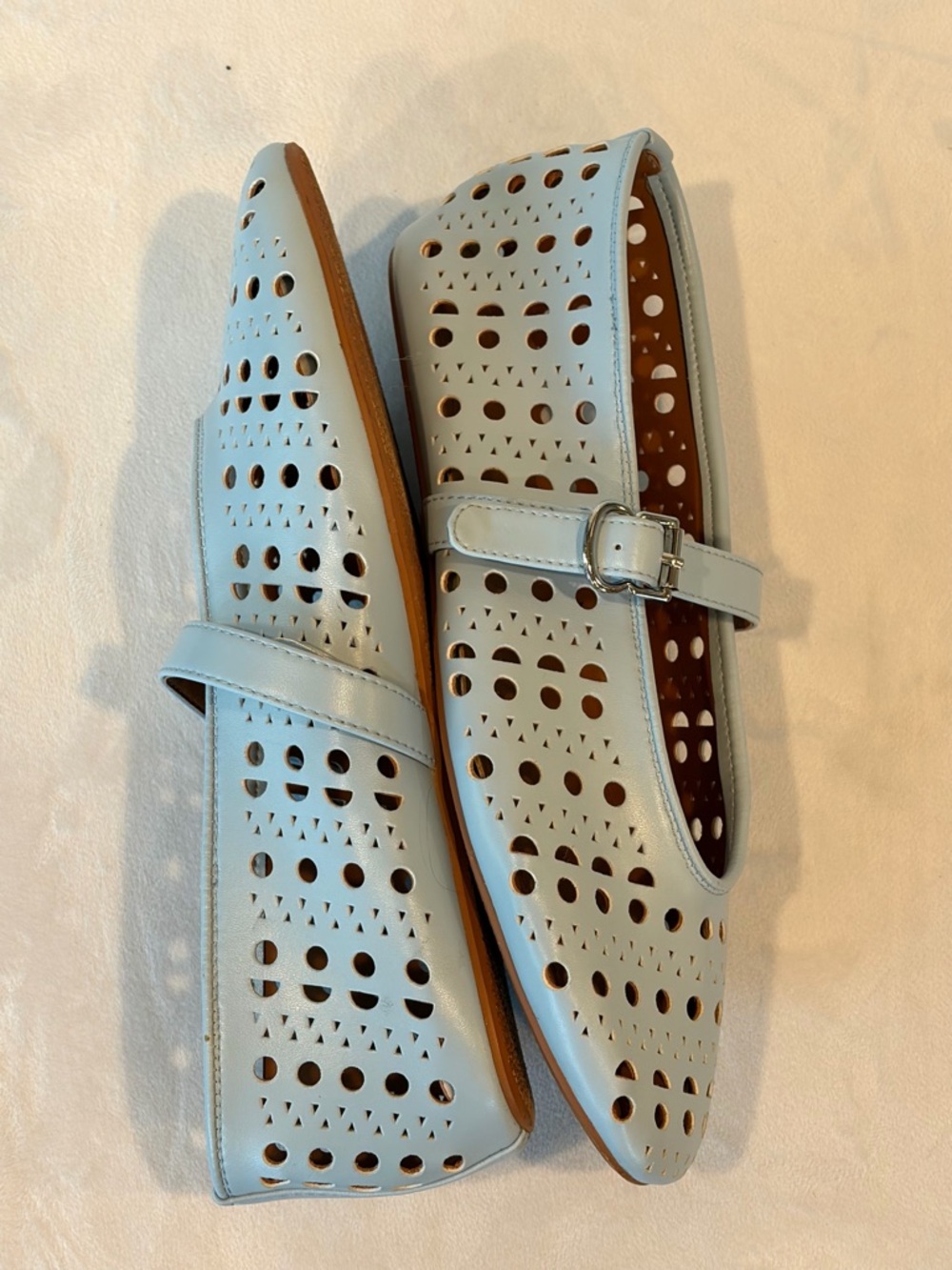 Perforated Mary Jane Flats, vegan leather, light blue, EUC, 41, (10.5) - Picture 11 of 14